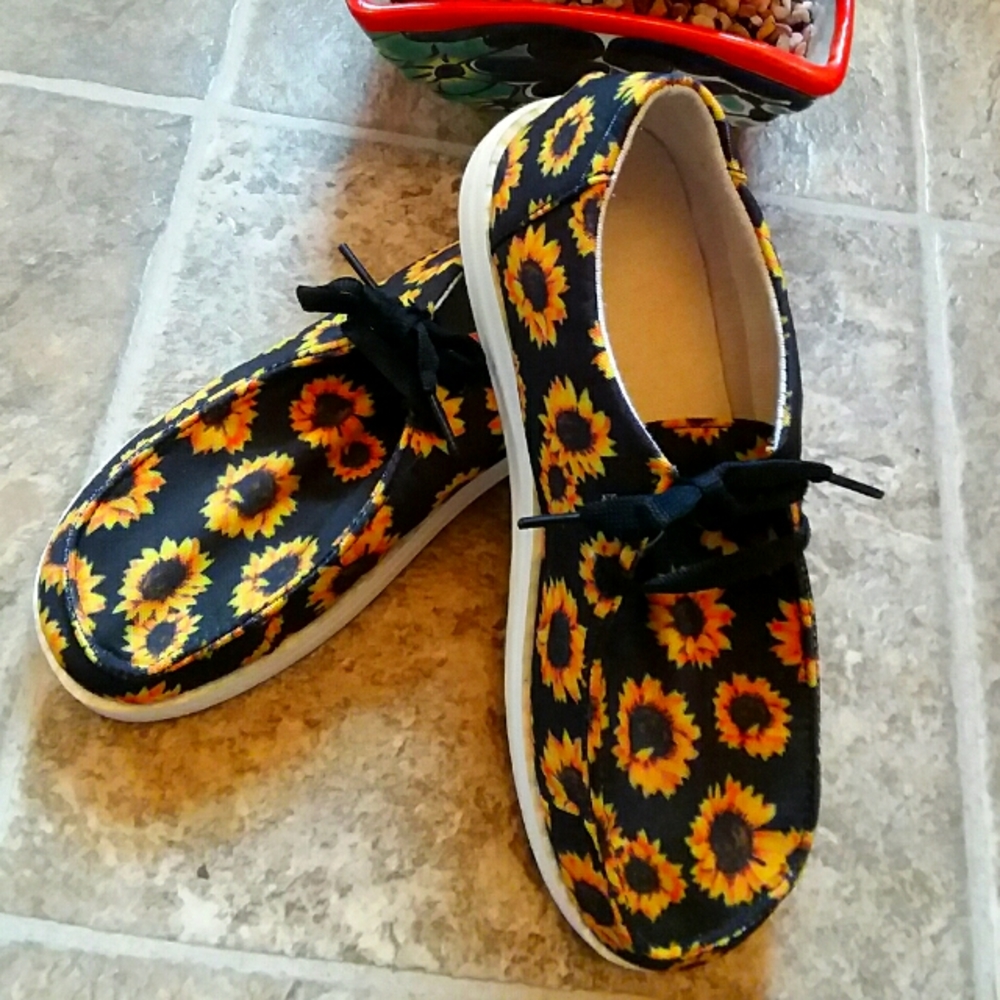 🌻NWOT Women's Sunflower🌻 Casual Shoe Size 7